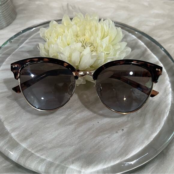 NEW Nanette Lepore Cat Eye Metal Frame Gradient Sunglasses Tortoise Gold NN201 main image 6
